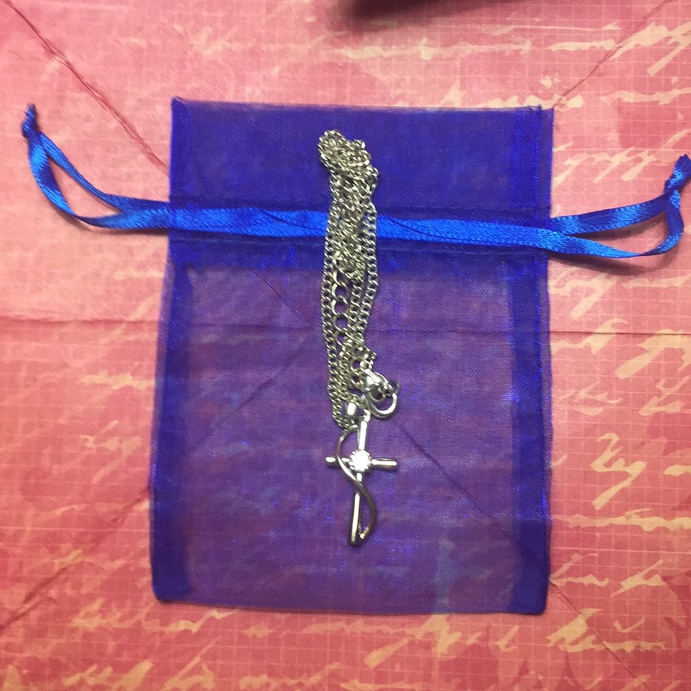 ✨BRAND NEW✨ Sterling Silver Cross Necklace